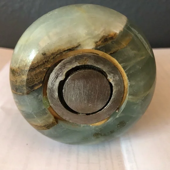 Italian onyx blue green vintage collectible with brass tops salt and pepper set - Picture 10 of 11